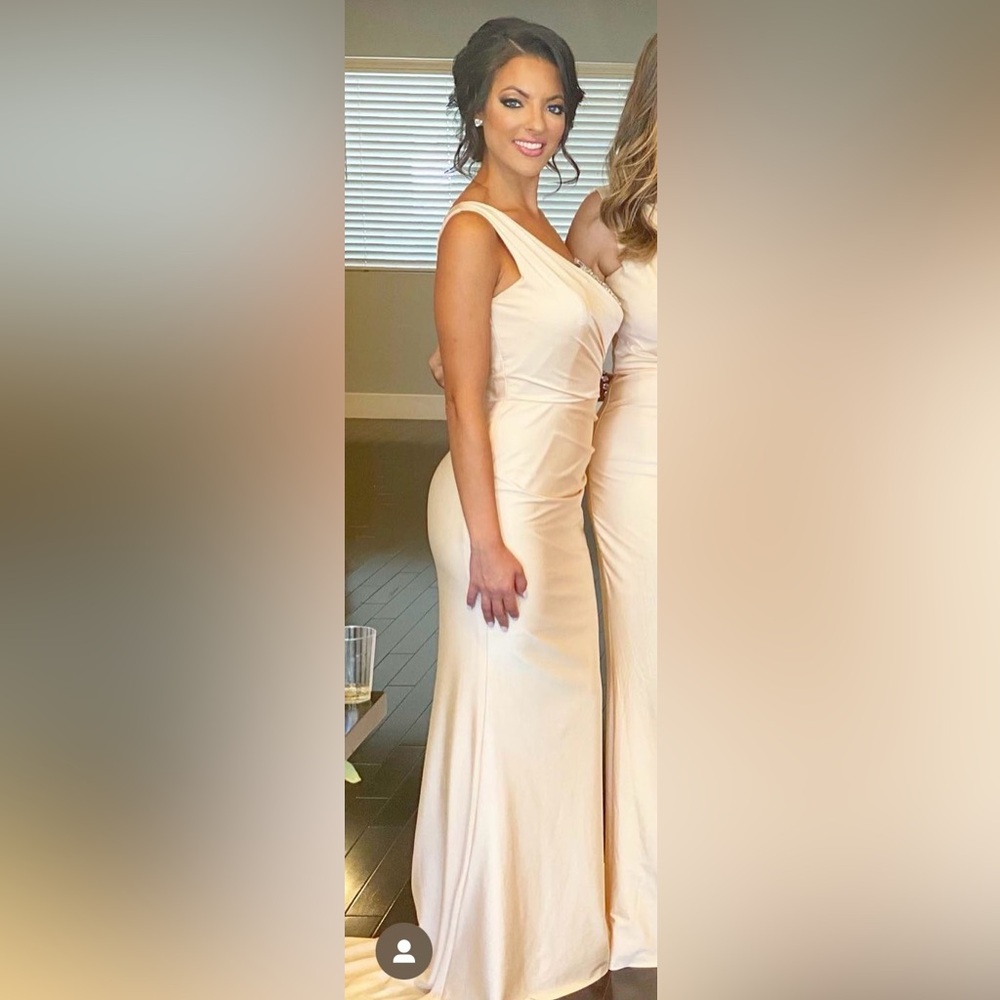Portia & Scarlett One Shoulder Dress - Picture 4 of 4